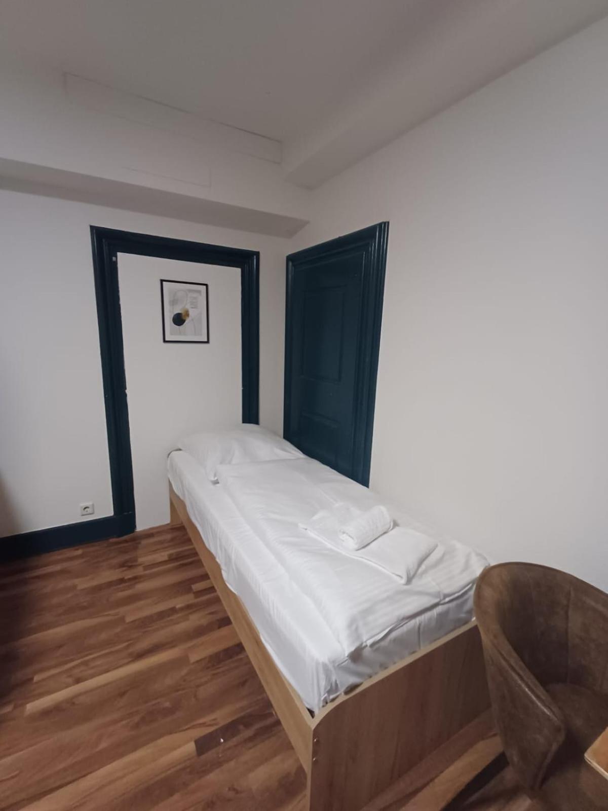 Crown Living Villa Blumenau Studios, Smarttv, Parkplatz Лустенау Екстериор снимка