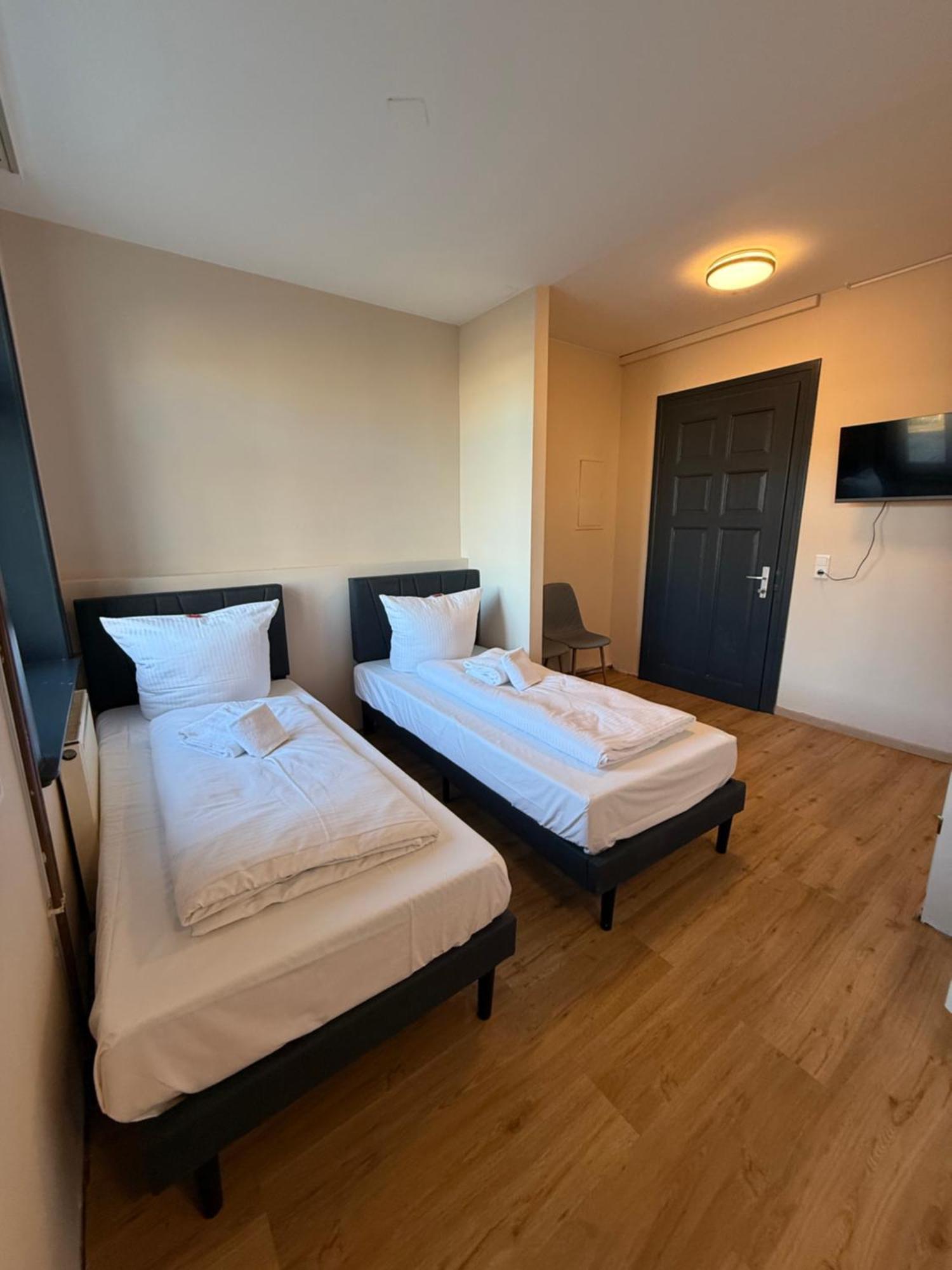 Crown Living Villa Blumenau Studios, Smarttv, Parkplatz Лустенау Екстериор снимка