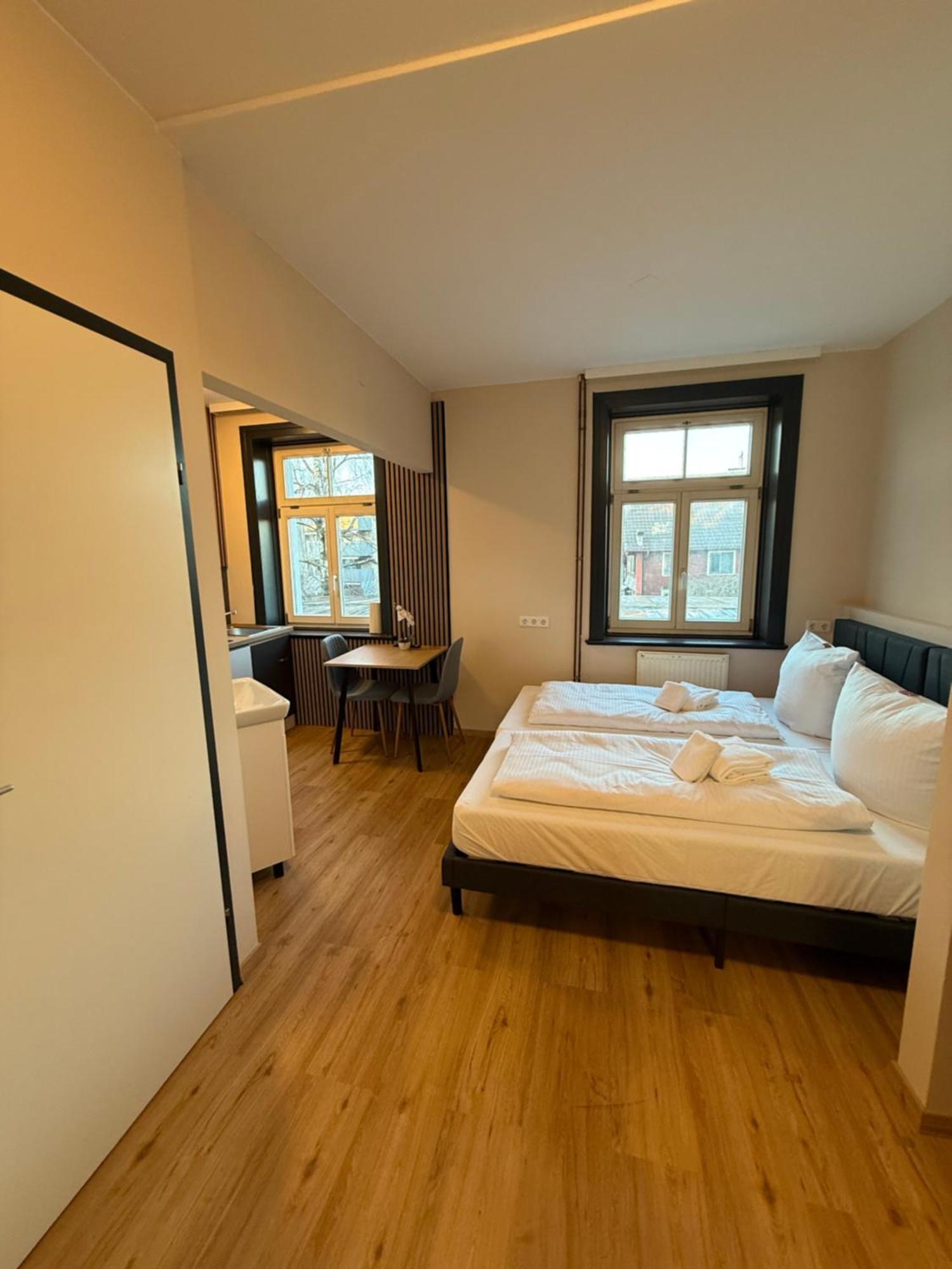 Crown Living Villa Blumenau Studios, Smarttv, Parkplatz Лустенау Екстериор снимка