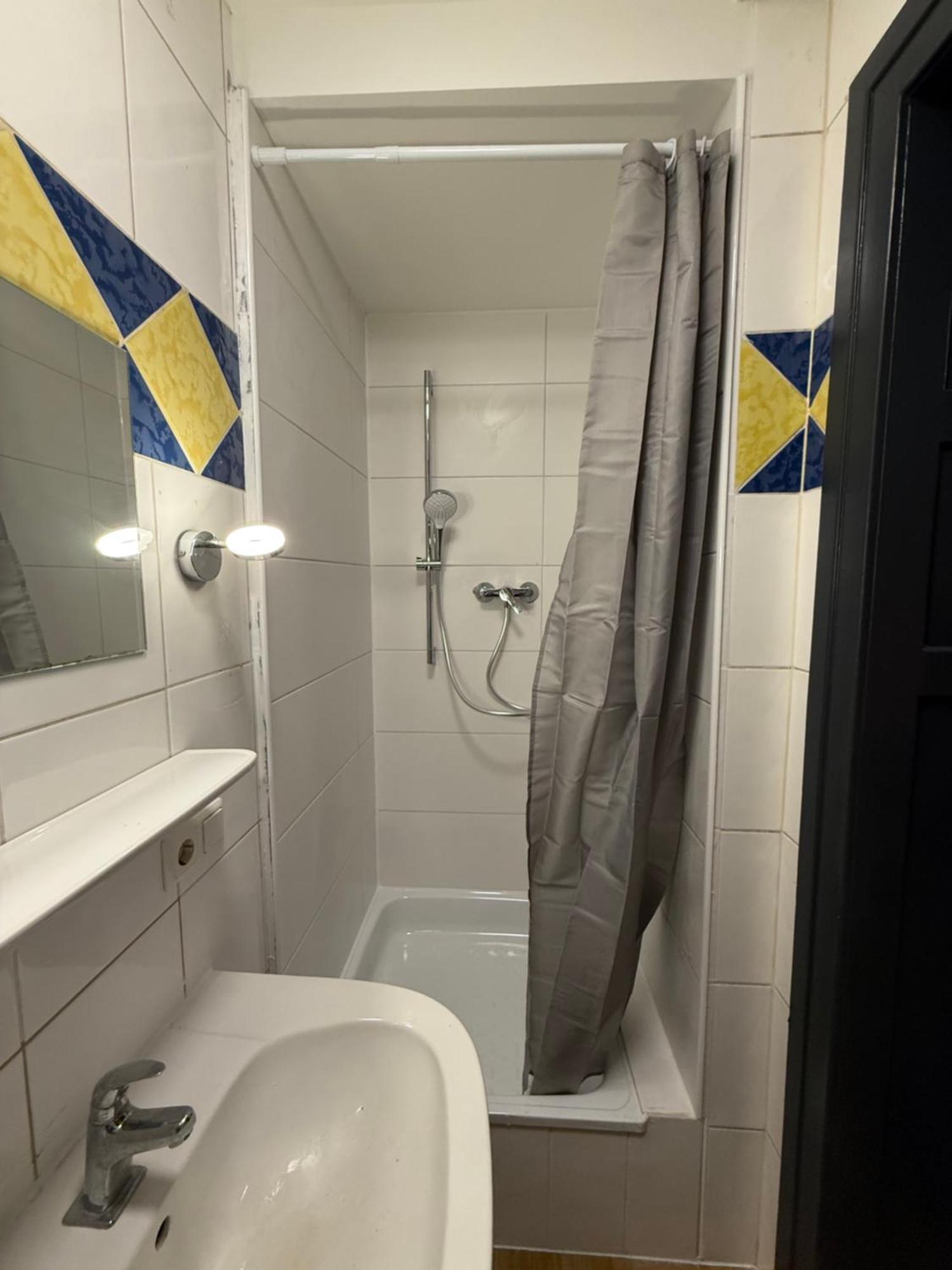 Crown Living Villa Blumenau Studios, Smarttv, Parkplatz Лустенау Екстериор снимка