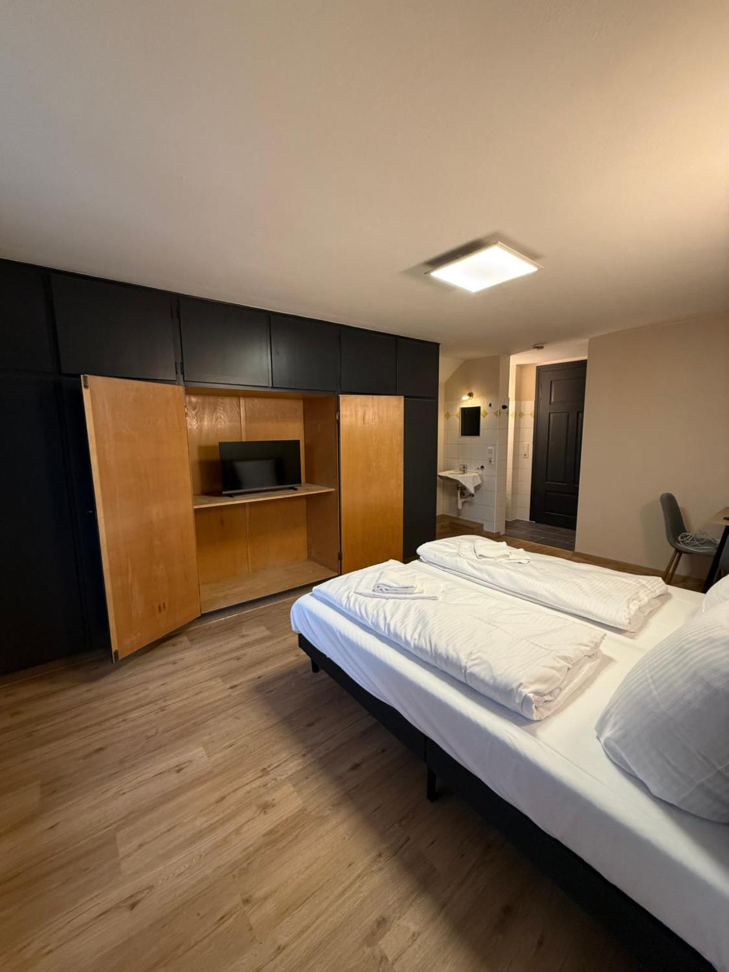 Crown Living Villa Blumenau Studios, Smarttv, Parkplatz Лустенау Екстериор снимка