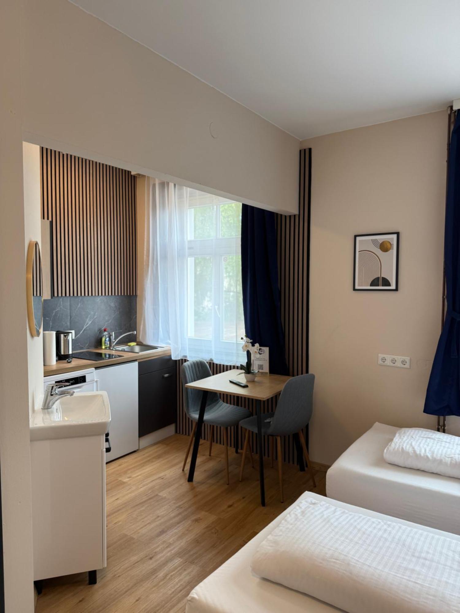 Crown Living Villa Blumenau Studios, Smarttv, Parkplatz Лустенау Екстериор снимка