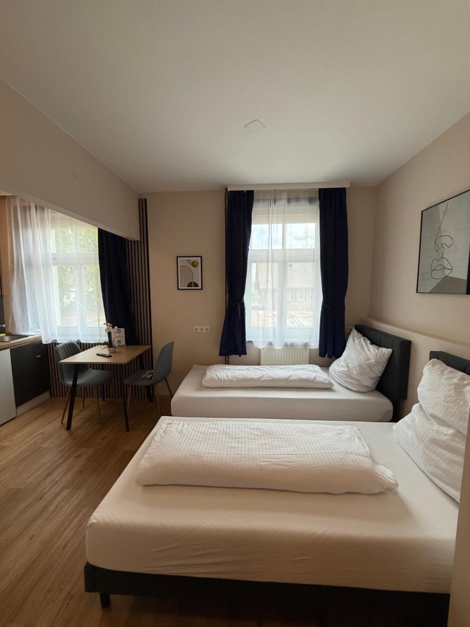 Crown Living Villa Blumenau Studios, Smarttv, Parkplatz Лустенау Екстериор снимка