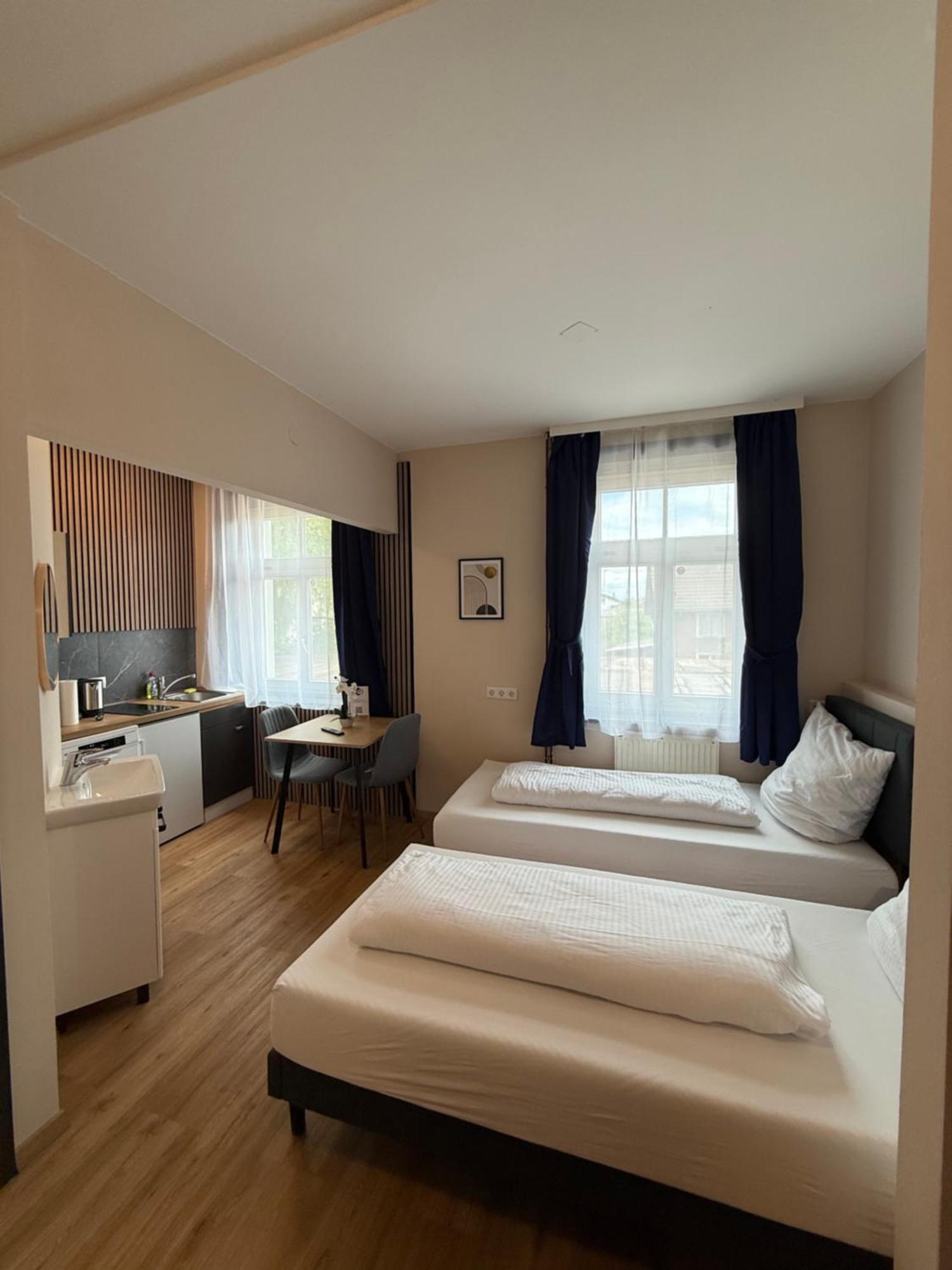 Crown Living Villa Blumenau Studios, Smarttv, Parkplatz Лустенау Екстериор снимка
